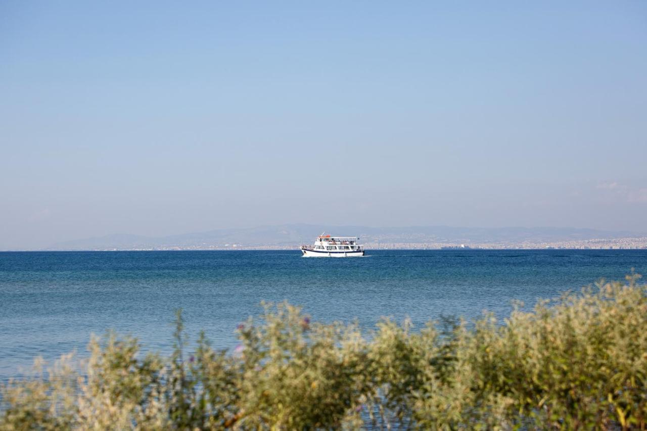 Metaxa Seafront Apartment Peraía Dış mekan fotoğraf