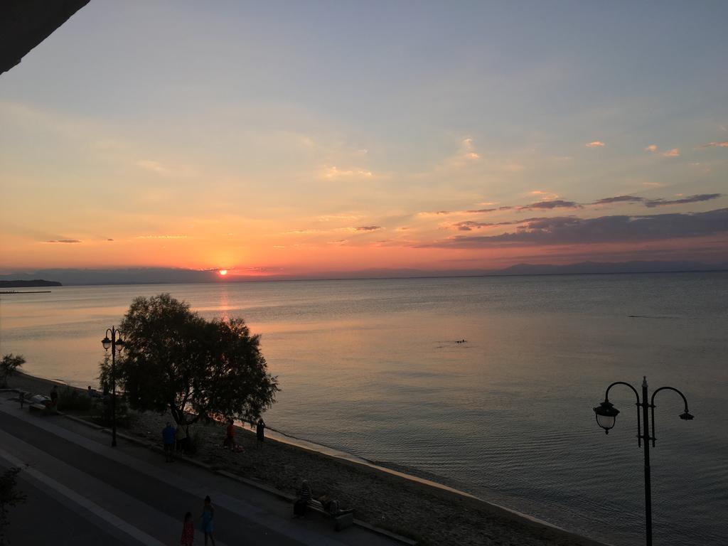 Metaxa Seafront Apartment Peraía Dış mekan fotoğraf